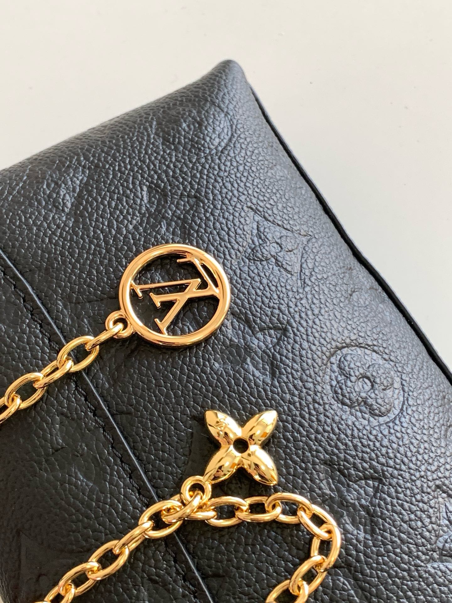 Louis Vuitton Madeleine MM Bag 'Black'