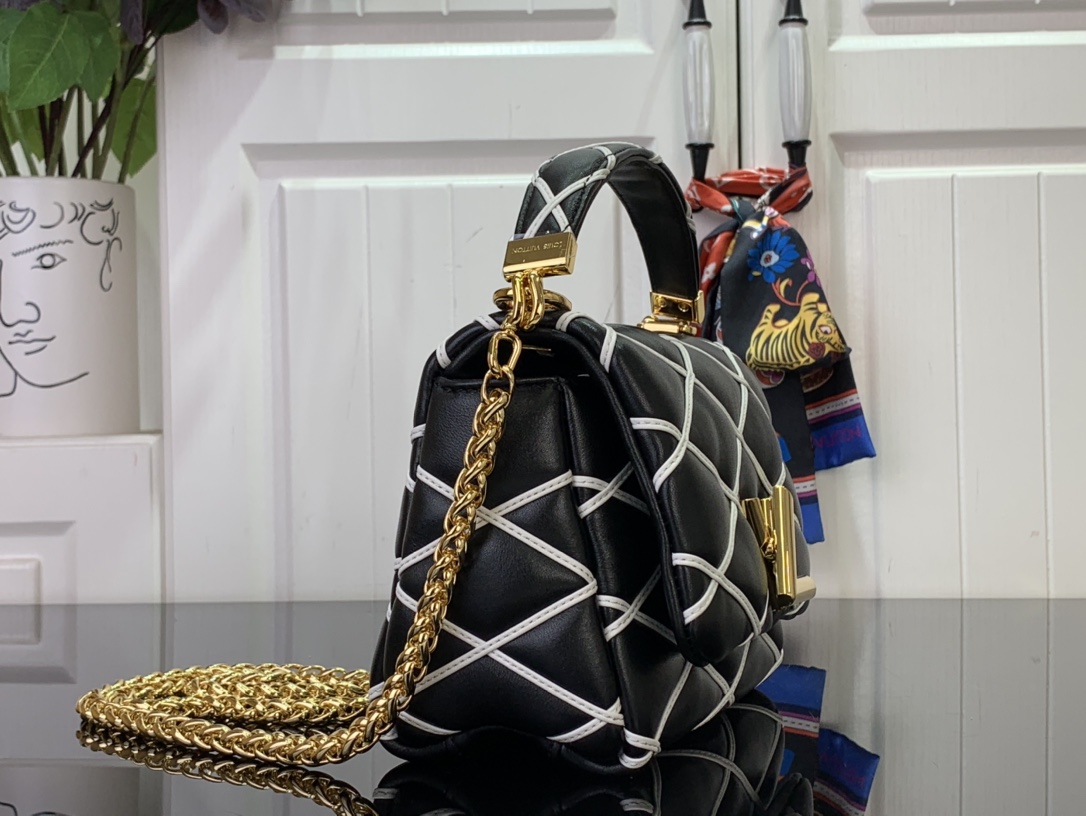 Louis Vuitton Malletage GO-14PM M12004 There was