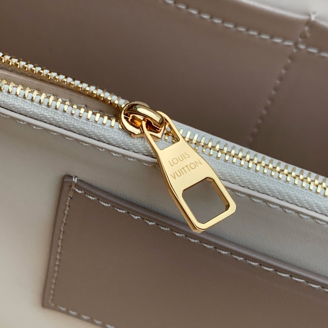 Louis Vuitton Mini Capucines Bag Capucines Beige