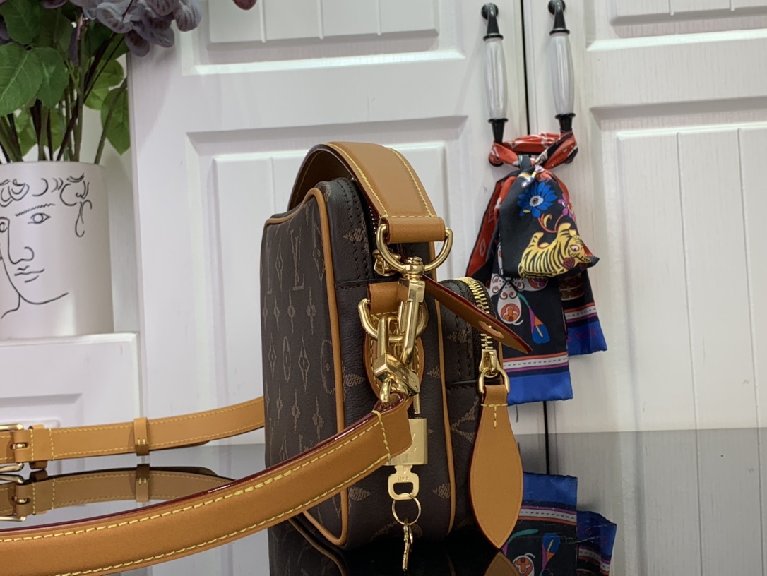 LOUIS VUITTON Monogram Archive Nil NM 1626576