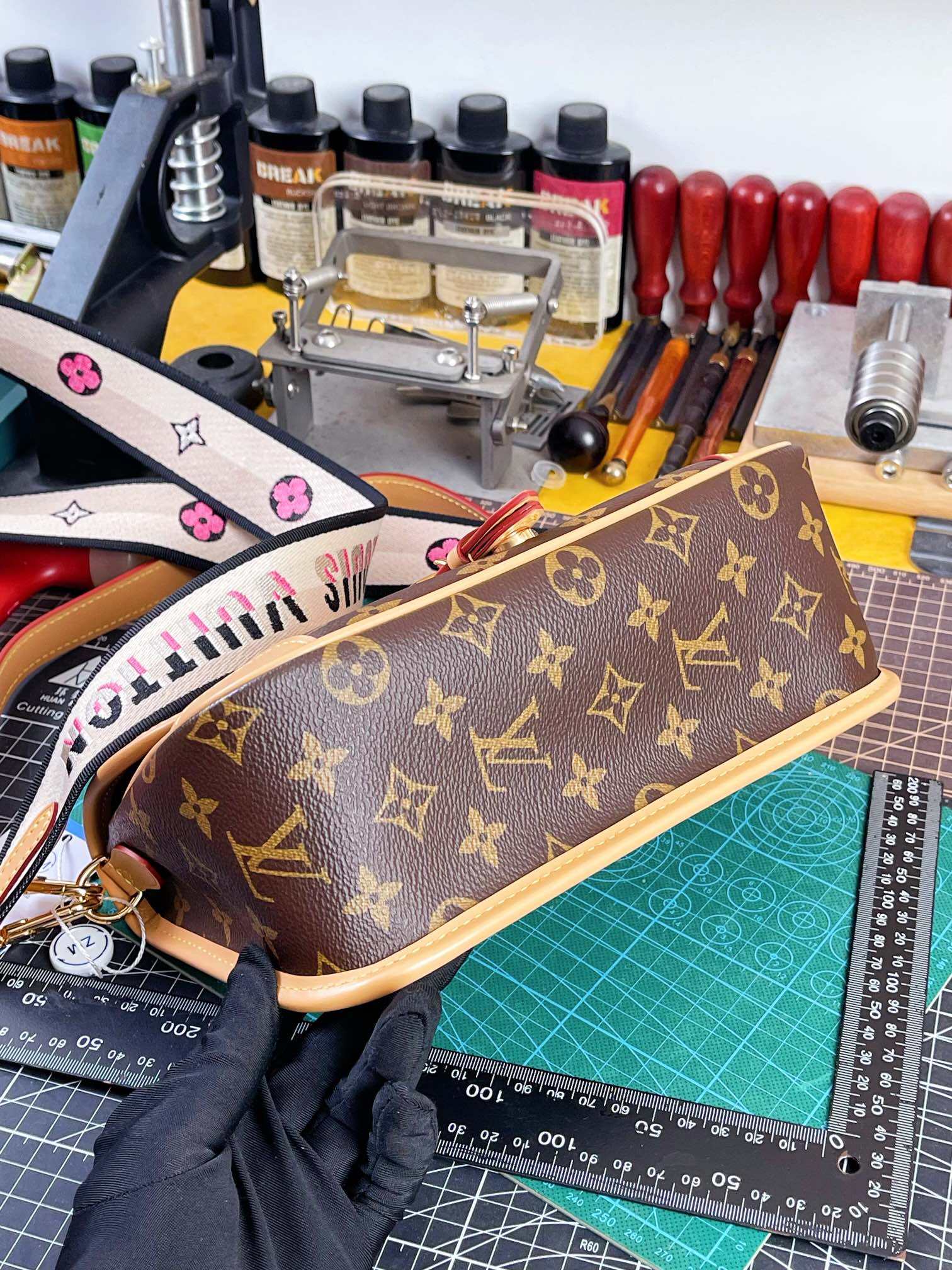 Louis Vuitton Monogram Diane Nm Pm M46049 Canvas Tanned Leather Fuchsia Gold Met