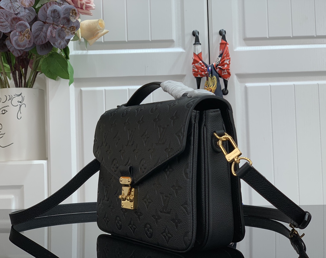 Louis Vuitton Monogram Empreinte Pochette Metis MM