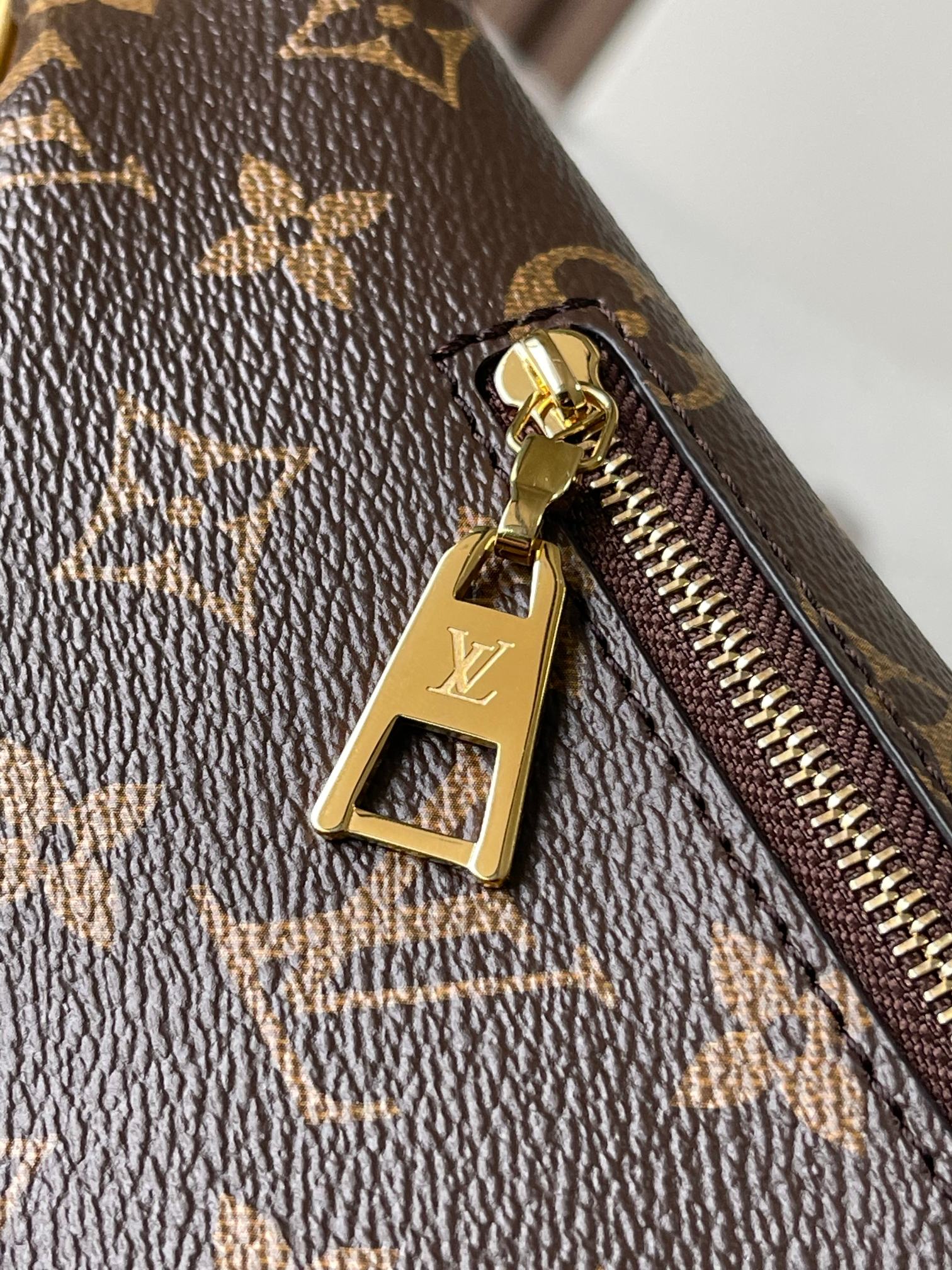 LOUIS VUITTON Monogram High Rise Bumbag 1523974