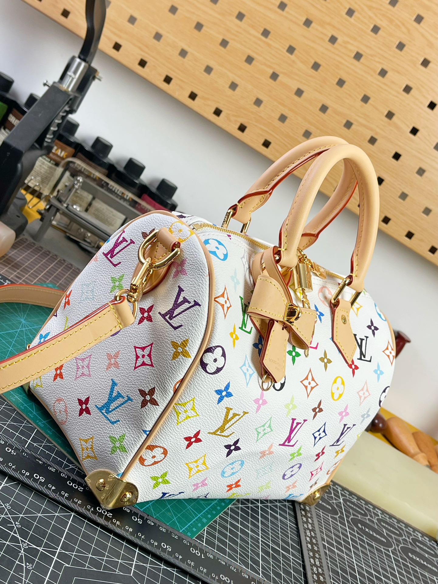 LOUIS VUITTON Monogram Multicolor Speedy Bandouliere 25 M13085 Purse 90275956