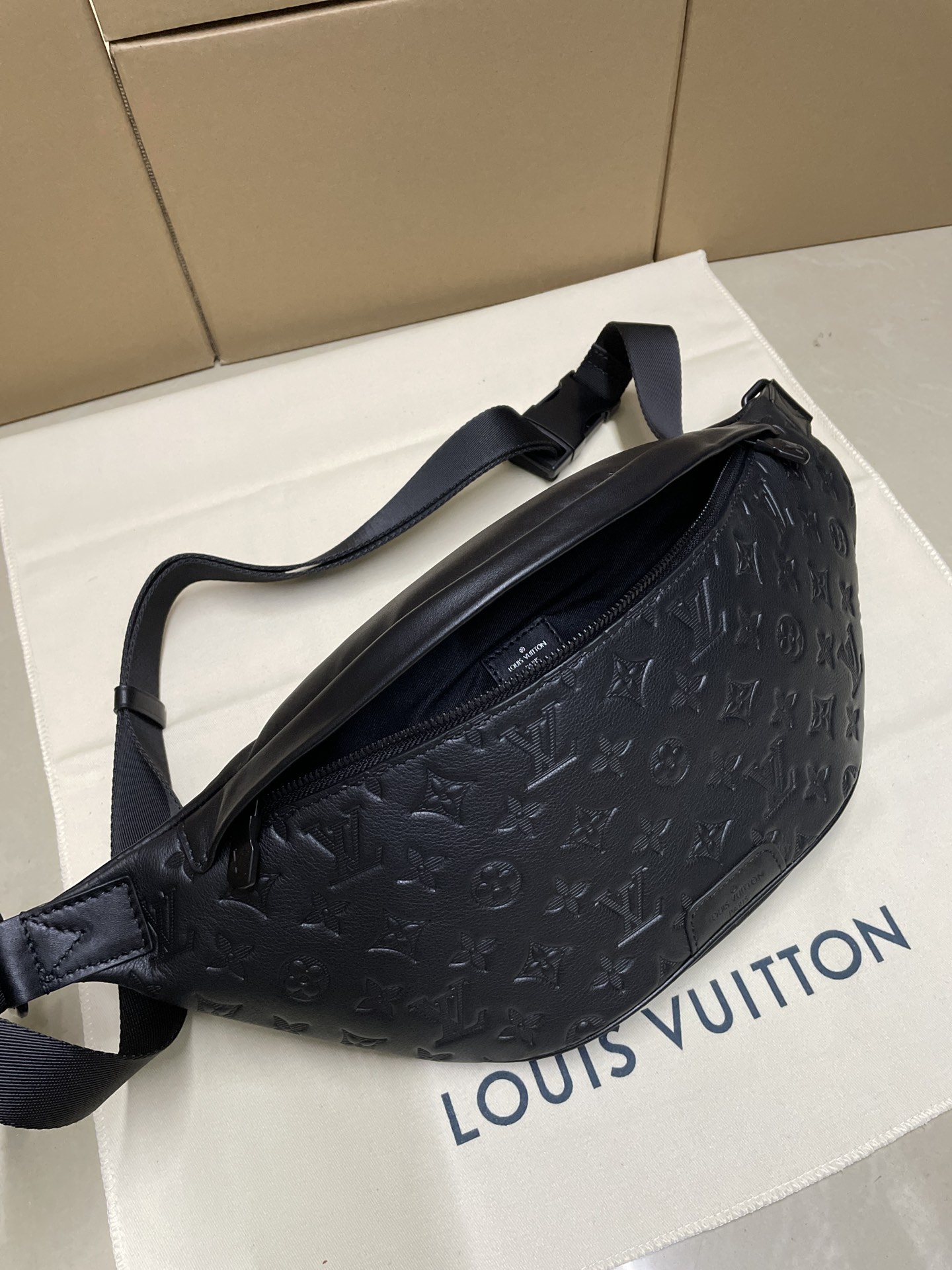 LOUIS VUITTON Monogram shadow Discovery BumBag PM