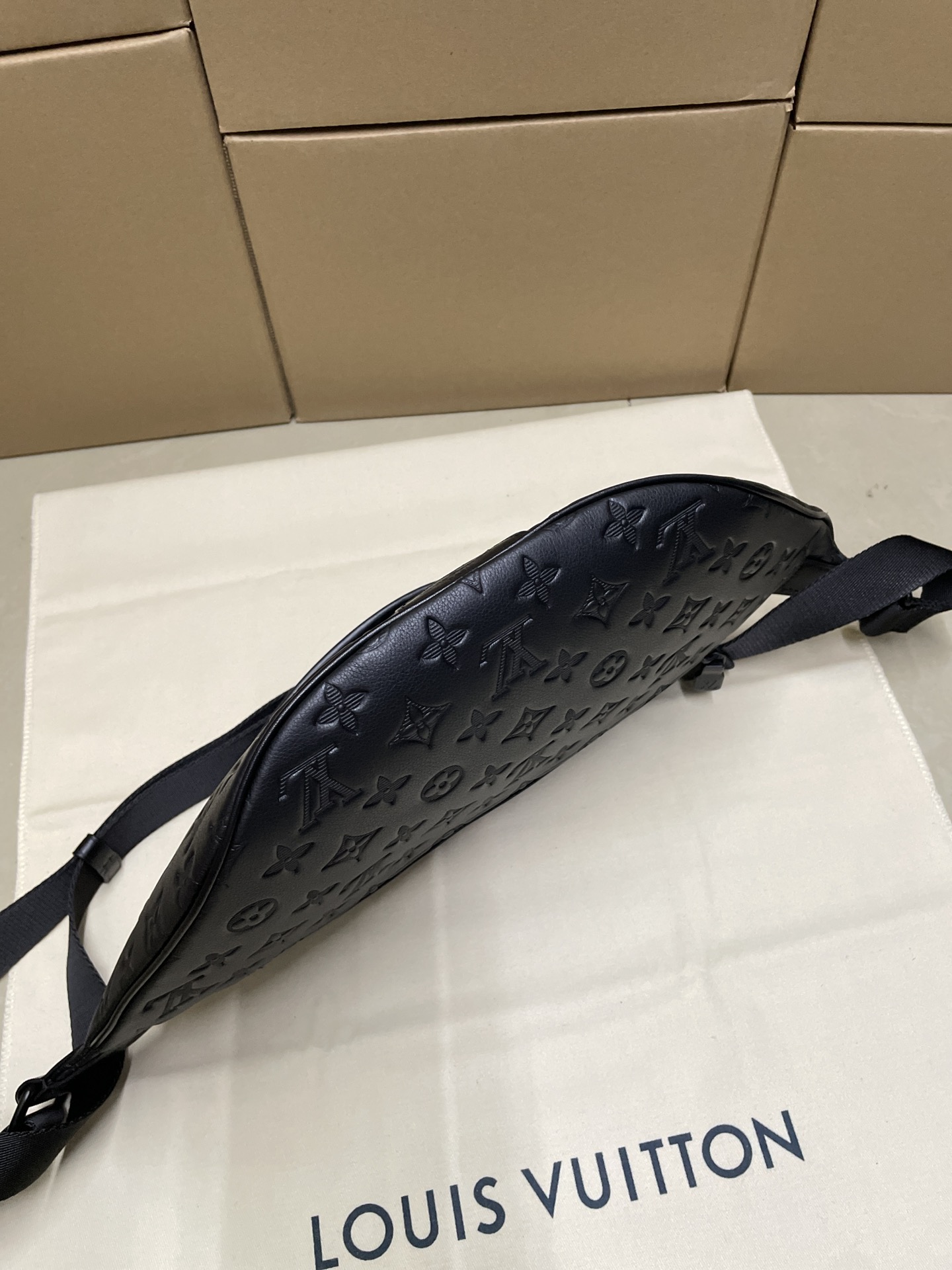 LOUIS VUITTON Monogram shadow Discovery BumBag PM