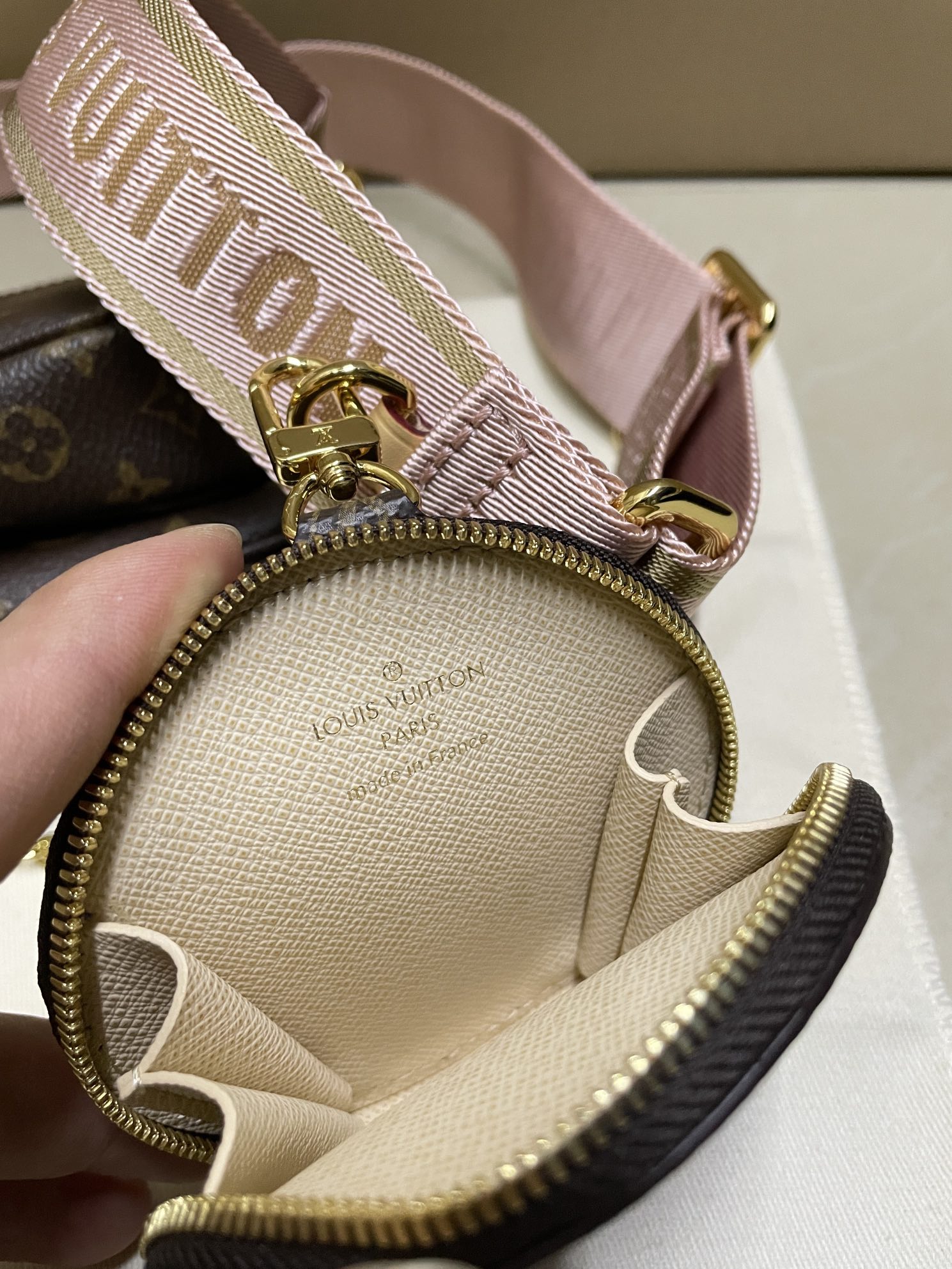 Louis Vuitton Multi Pochette Accessoires Monogram Pink Clutch Crossbody