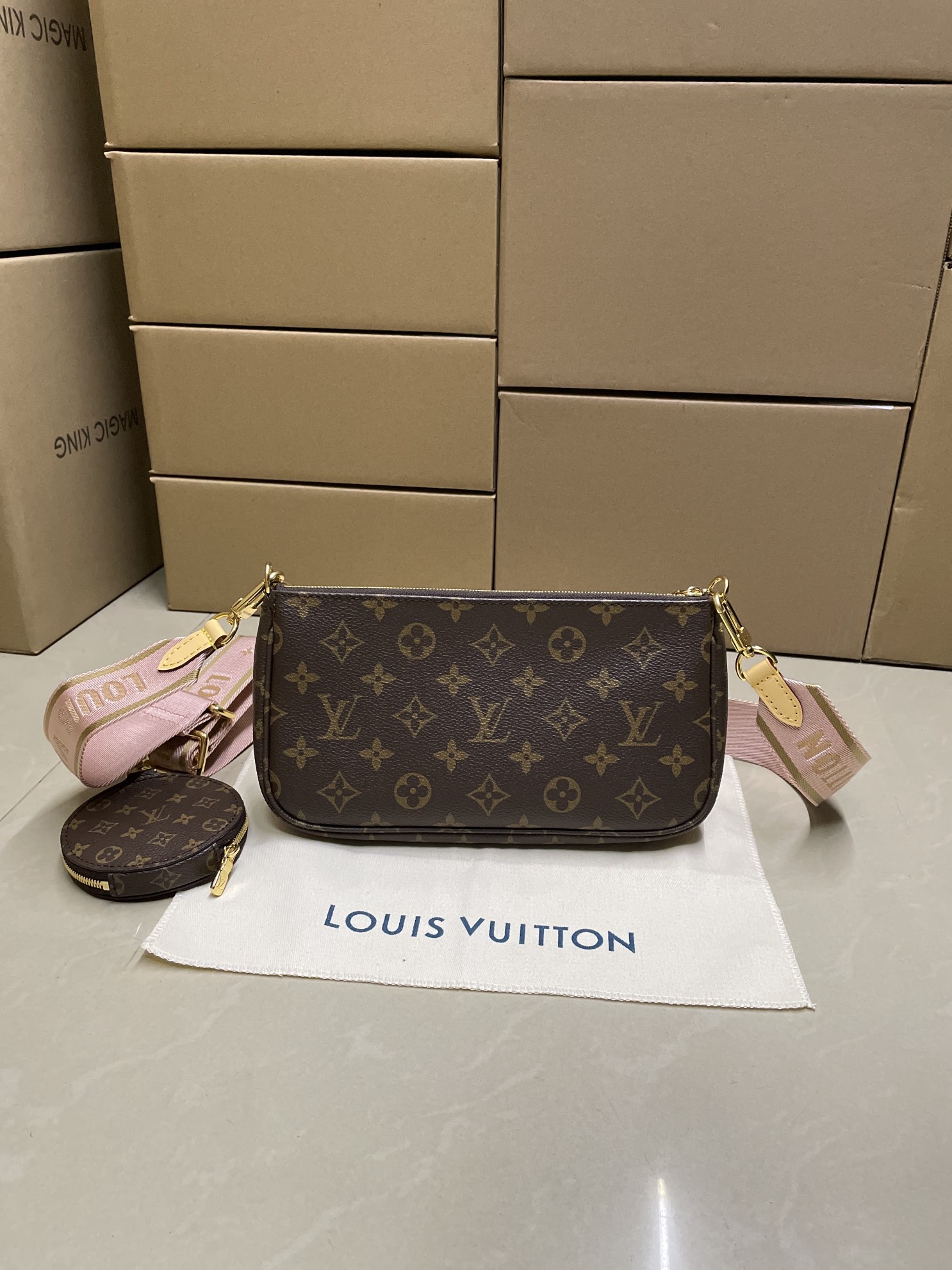 Louis Vuitton Multi Pochette Accessoires Monogram Pink Clutch Crossbody