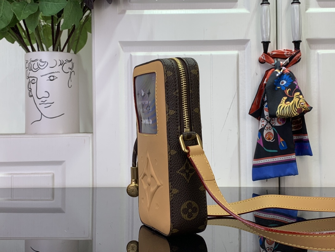 Louis Vuitton Music Player Monogram Other Bag Brown