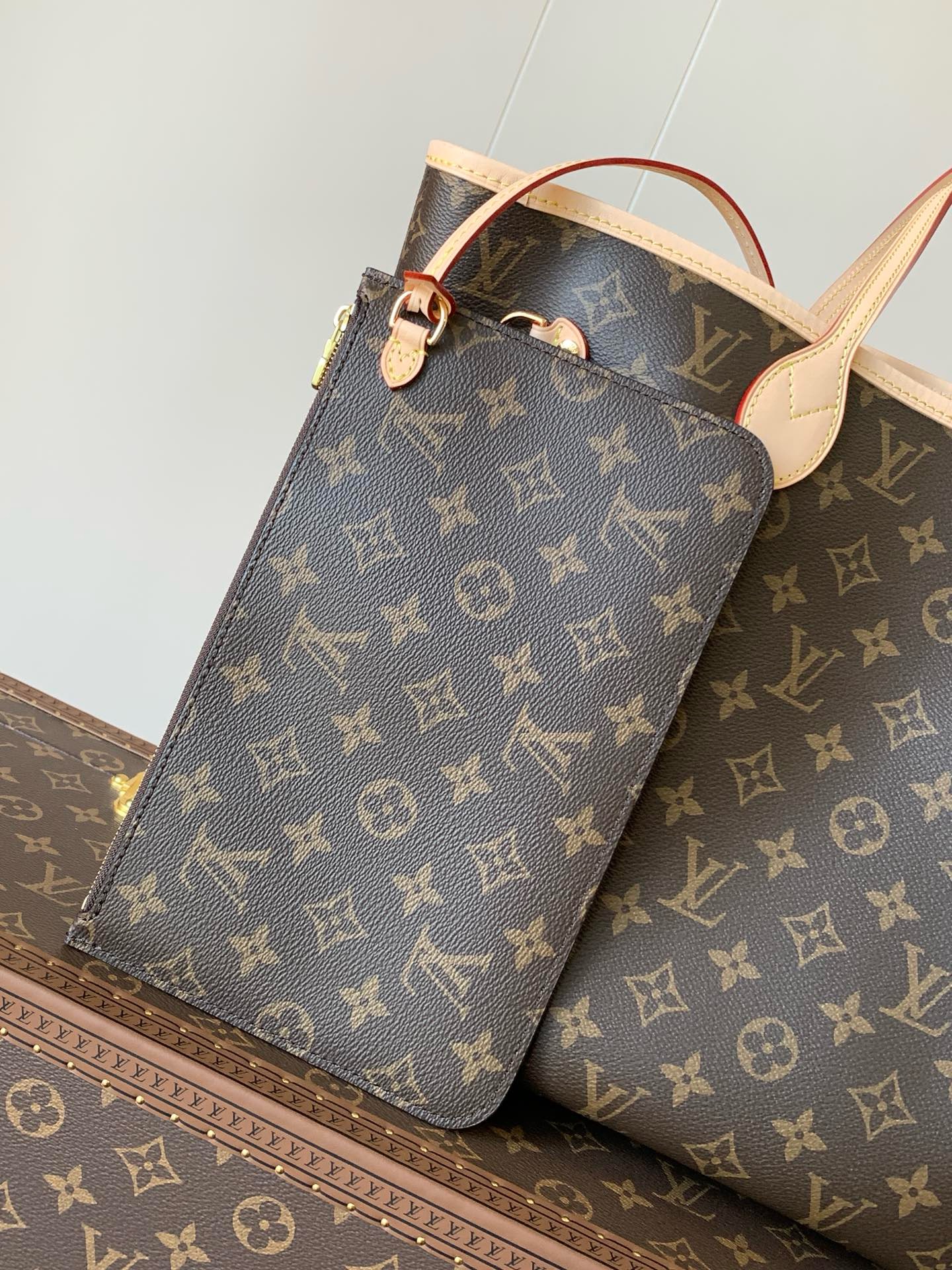 Louis Vuitton Neverfull MM Monogram Canvas
