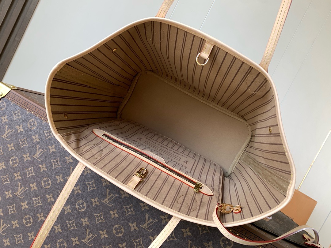Louis Vuitton Neverfull MM Monogram Canvas