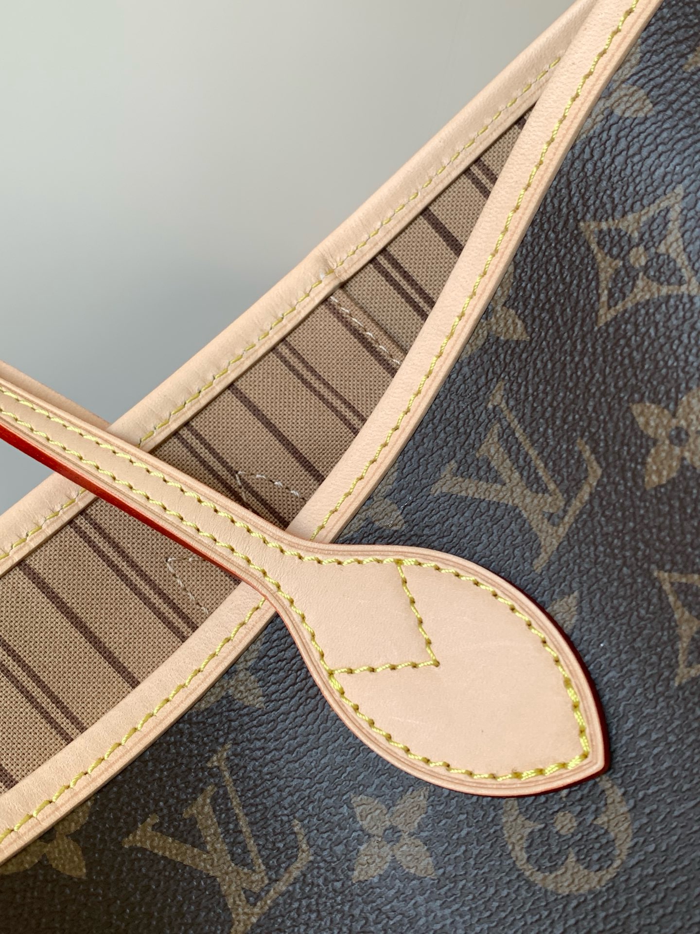 Louis Vuitton Neverfull MM Monogram Canvas