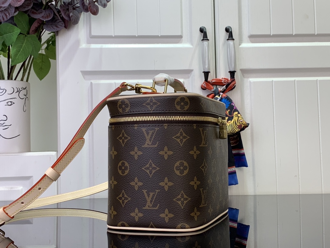 LOUIS VUITTON Nice BB Monogram Canvas Bag Brown