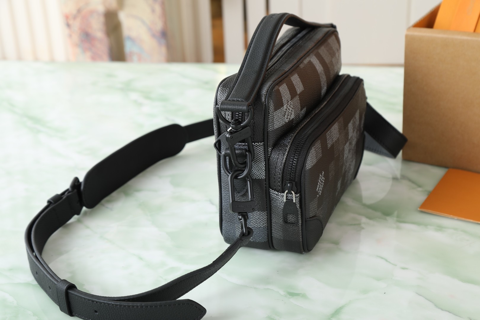 LOUIS VUITTON Nil Messenger Bag D16 Black