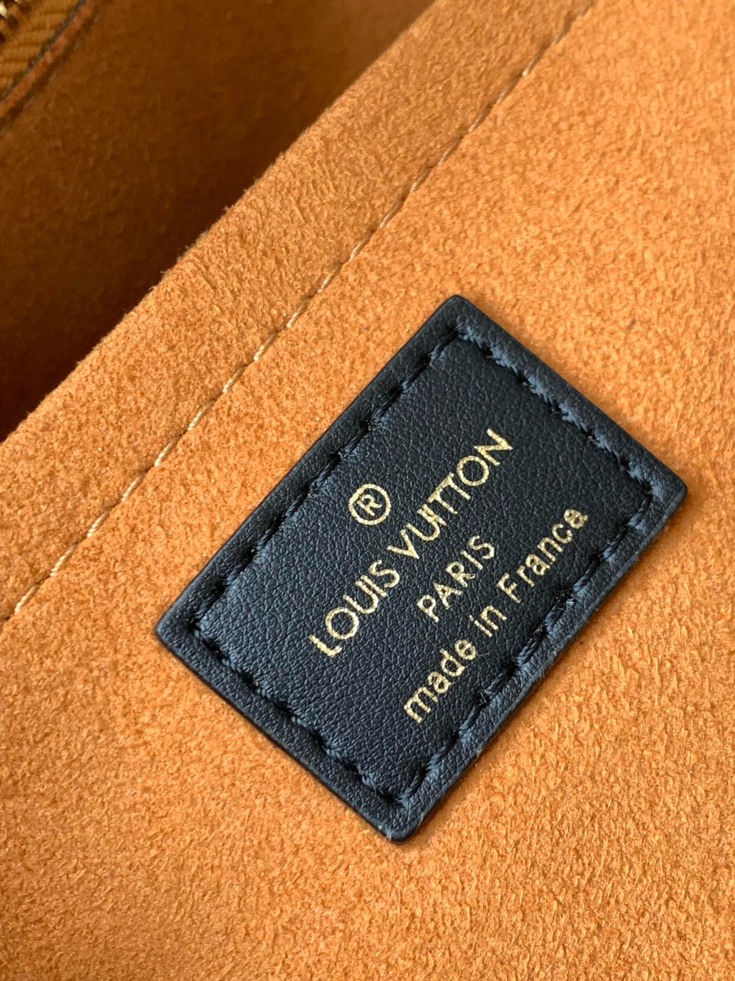 Louis Vuitton On My Side MM Black