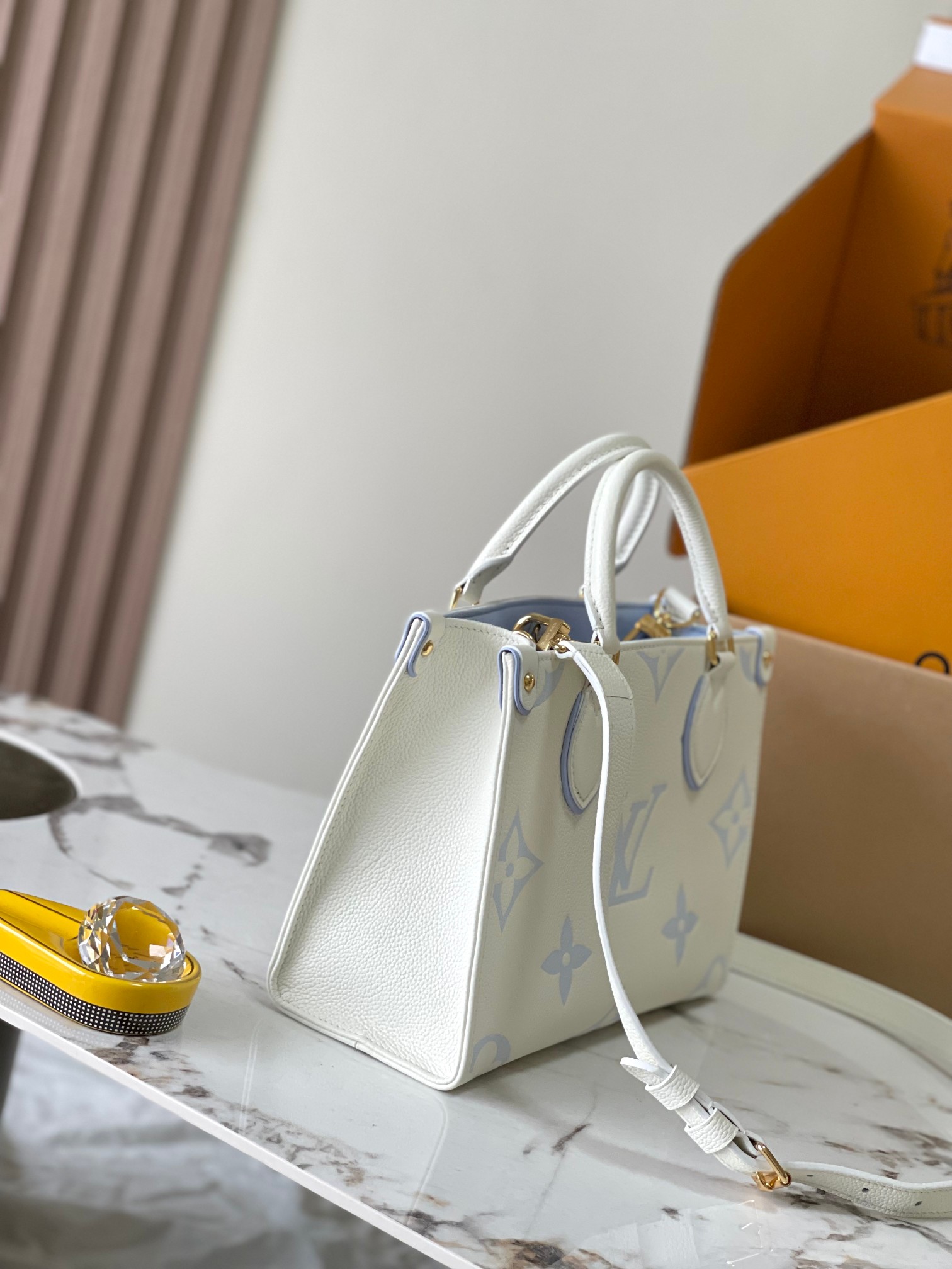 Louis Vuitton OnTheGo Medium Bag size 18cm