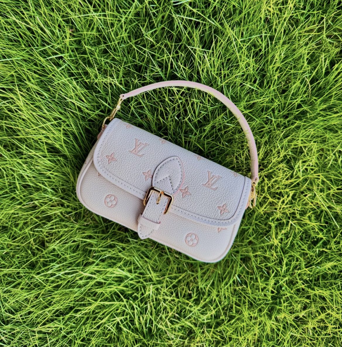 LOUIS VUITTON OnTheGo PM Monogram Empreinte Bag White