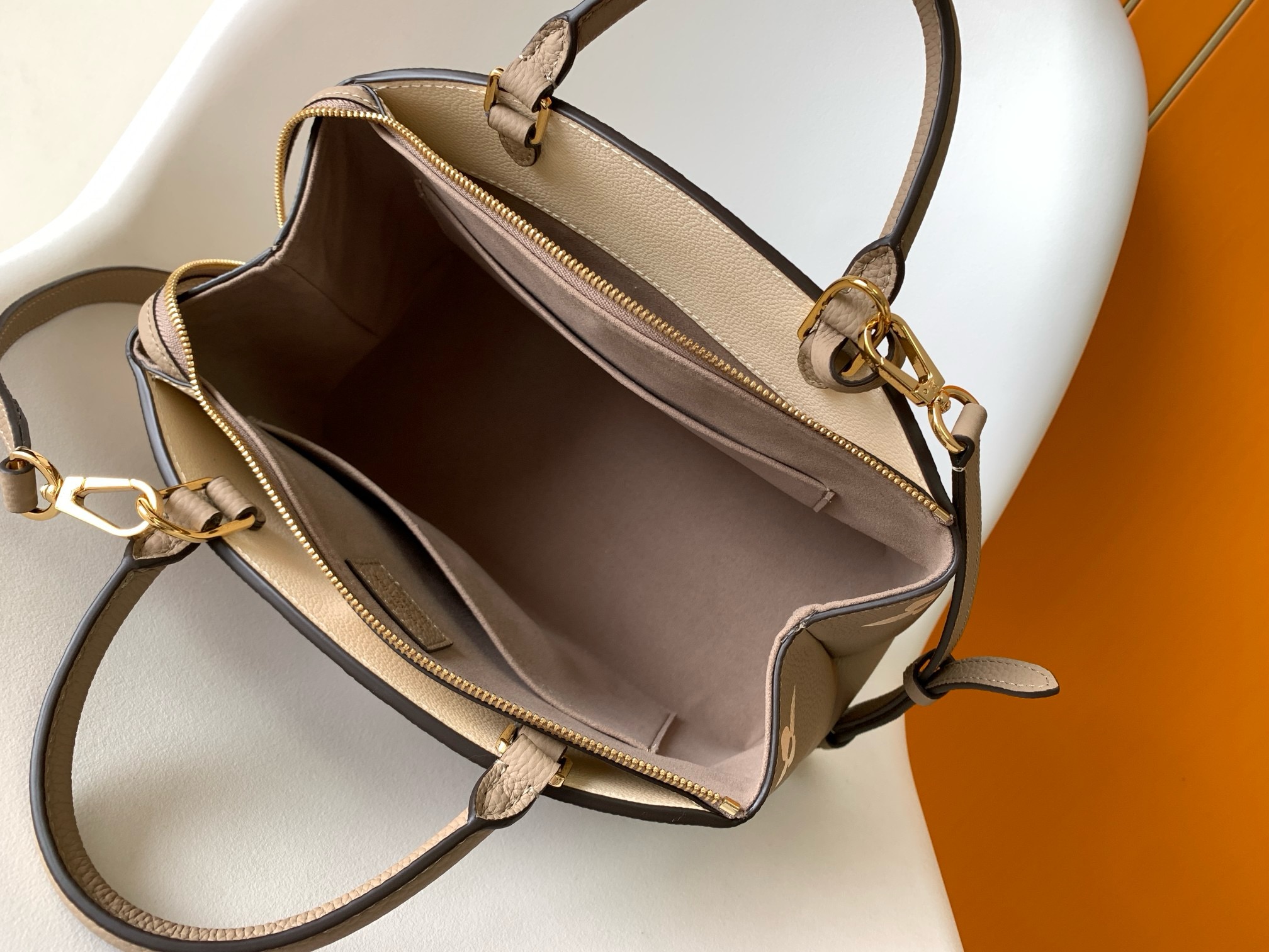 Louis Vuitton Petit Palais Bag ‘Tourterelle Crème’