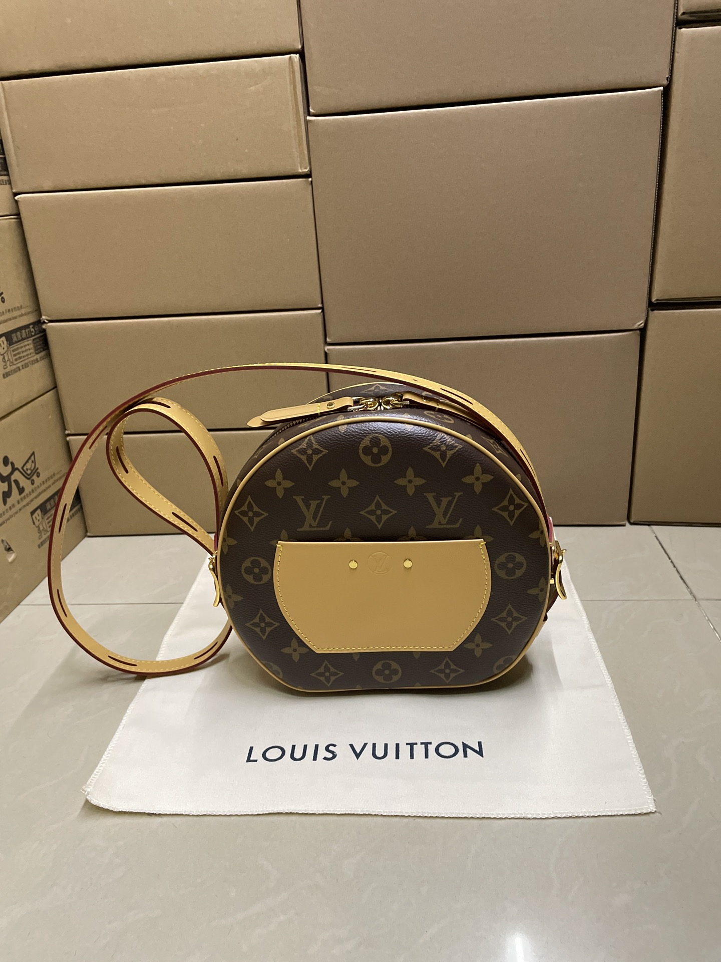 LOUIS VUITTON Petite Boite Chapeau Monogram Bag Brown