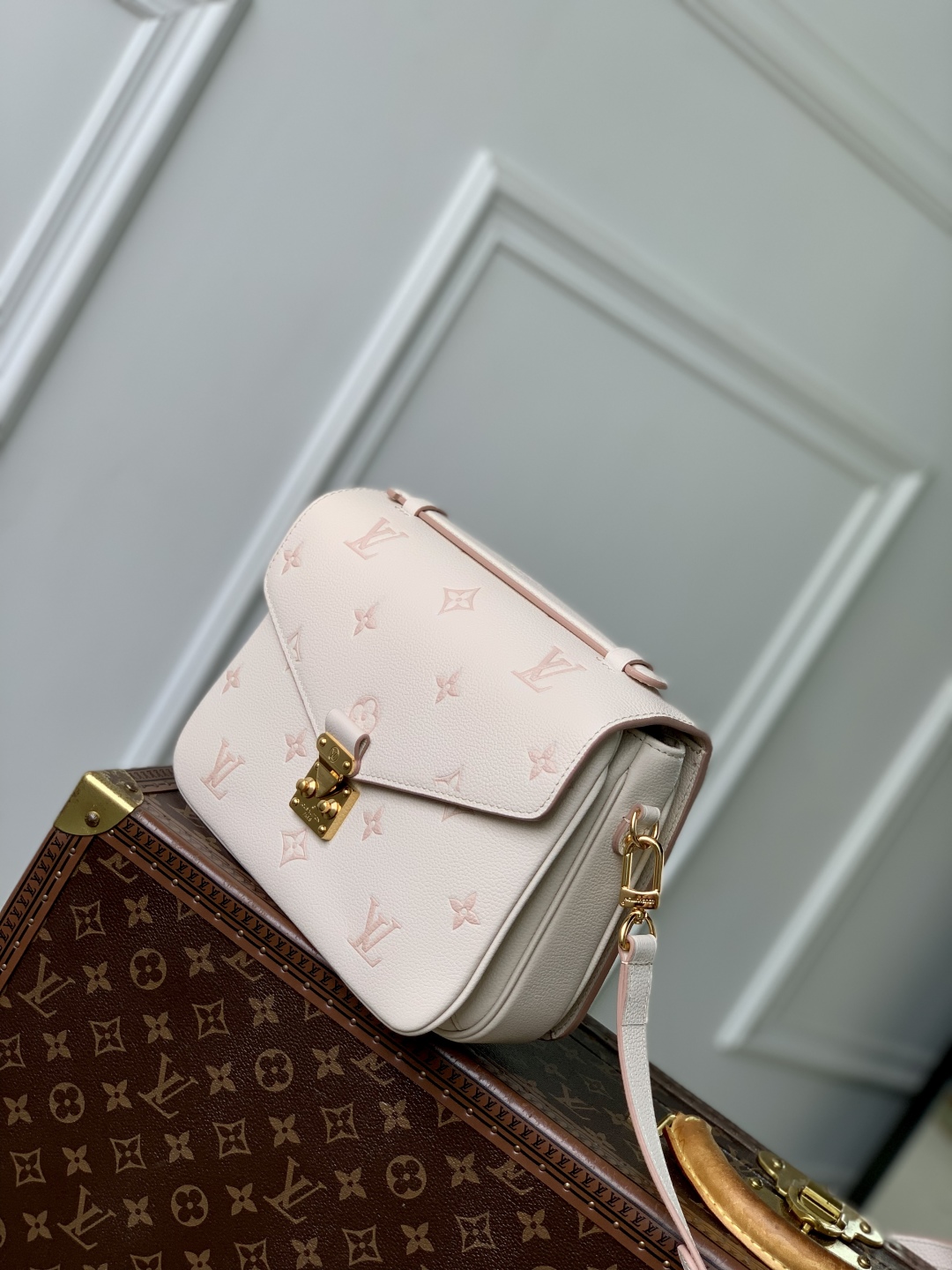 Louis Vuitton Pochette Métis Monogram Empreinte Leather - Bags and
