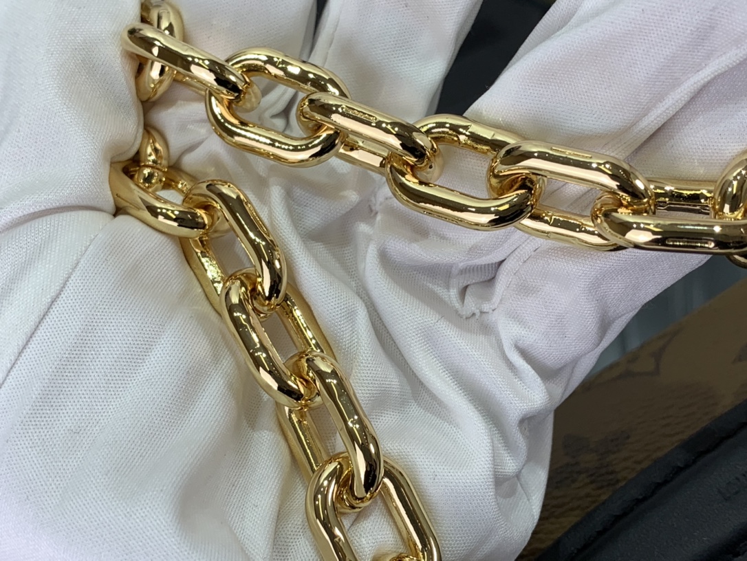 Louis Vuitton Pochette Metis Mini Bag