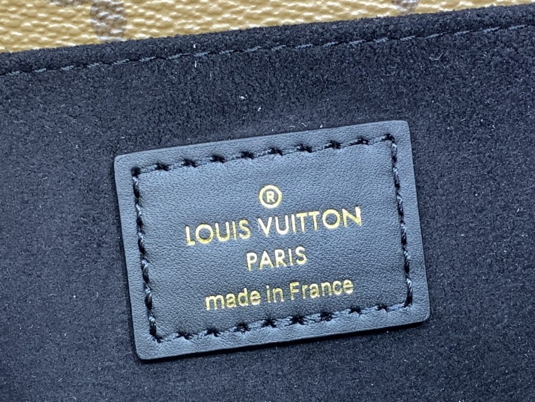Louis Vuitton Pochette Metis Mini Bag