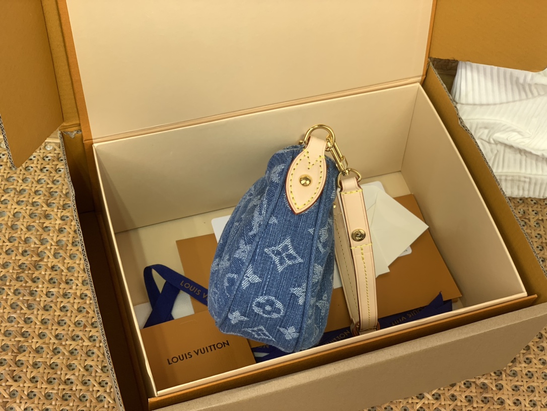 Louis Vuitton Pochette Valley Denim Bag W/ Receipt