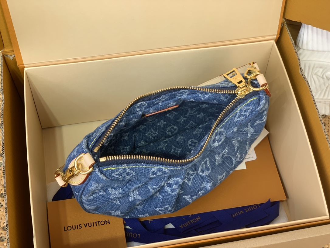 Louis Vuitton Pochette Valley Denim Bag W/ Receipt