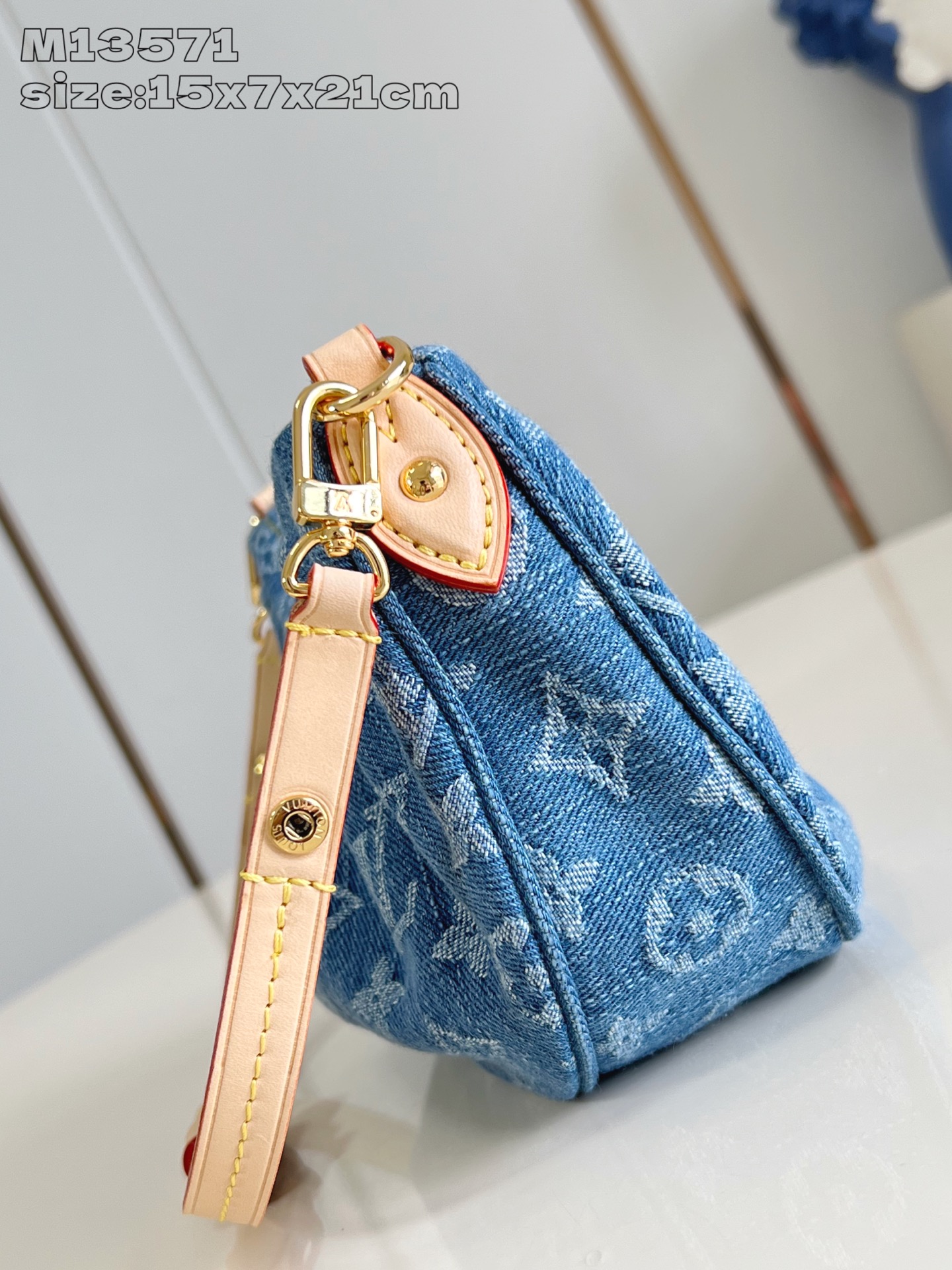 Louis Vuitton Pochette Valley Monogram Denim