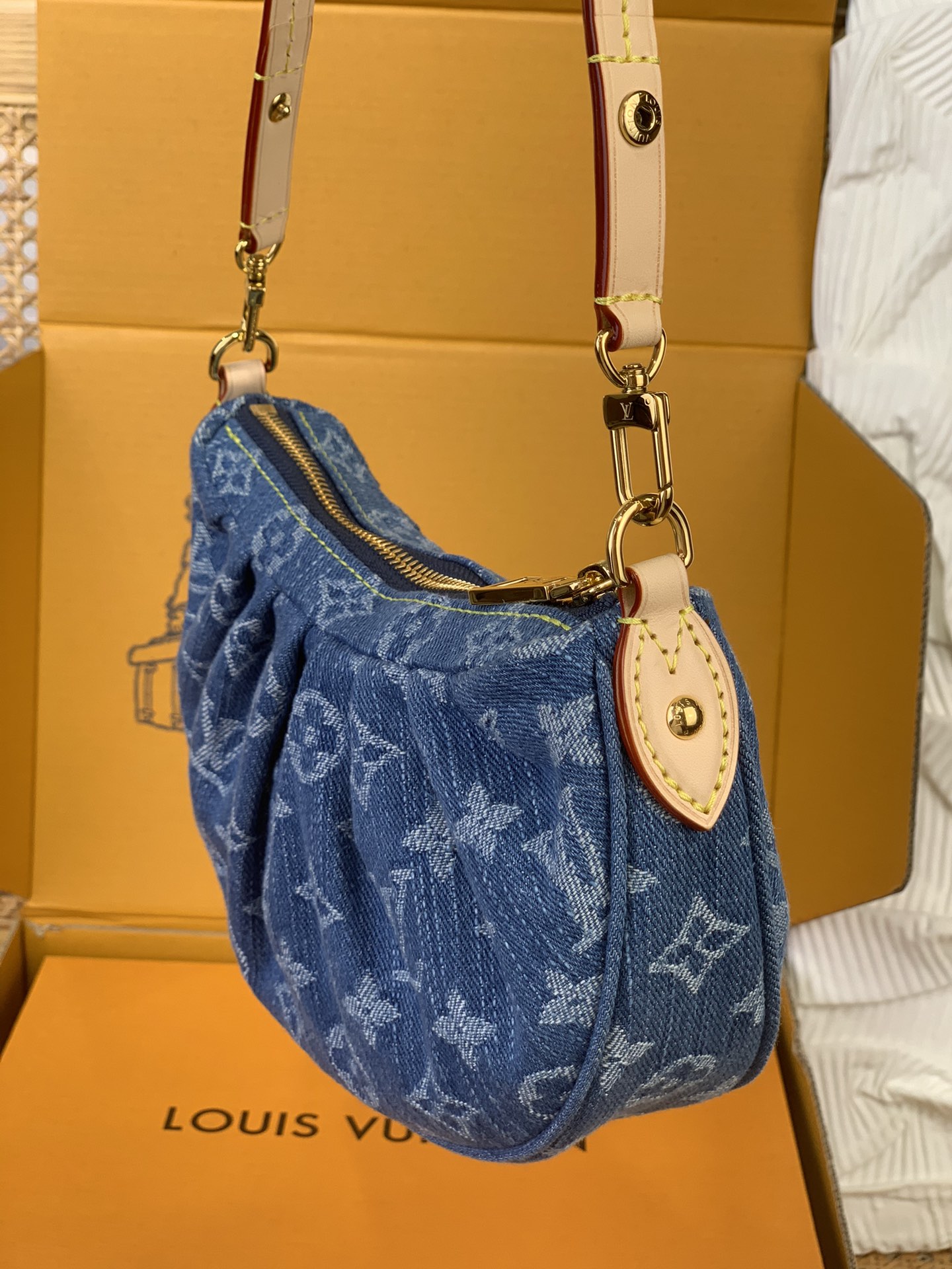 Louis Vuitton Pochette Valley Monogram Denim - Women - Small Leath
