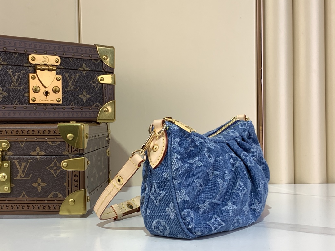 Louis Vuitton Pochette Valley Monogram Denim - Women - Small Leathe