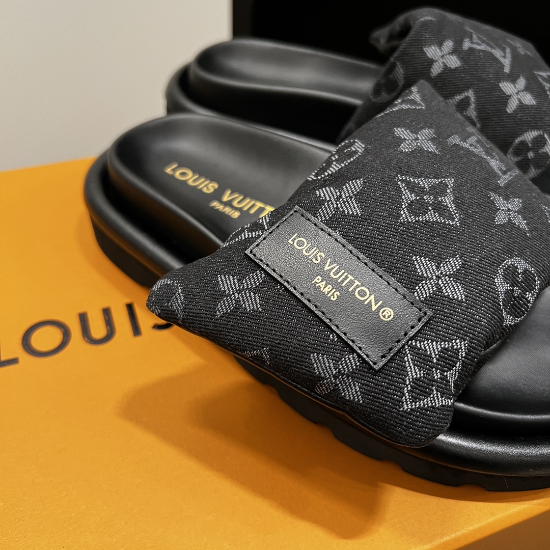 Louis Vuitton Pool Pillow Flat Comfort Mule - Shoes | LOUIS VUITTON
