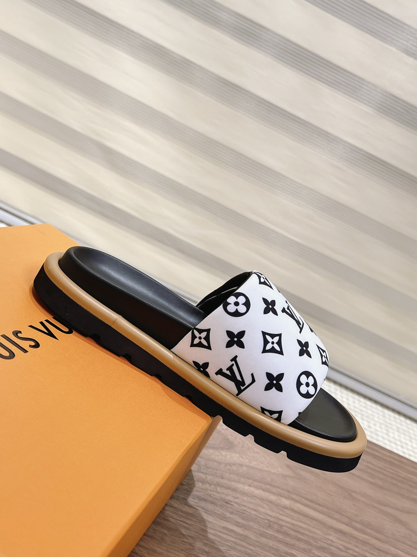 Louis Vuitton Pool Pillow Flat Comfort Mule -white