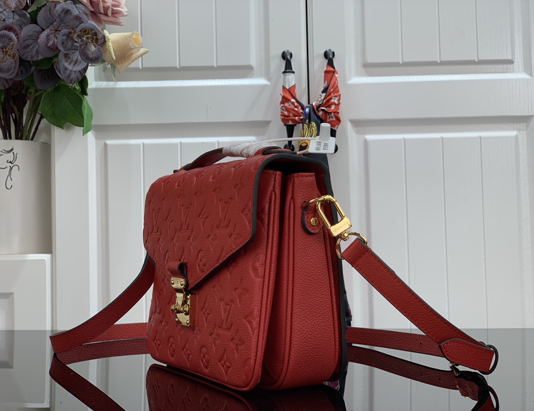 Louis Vuitton Pre-Owned 2019 Monogram Empreinte Pochette