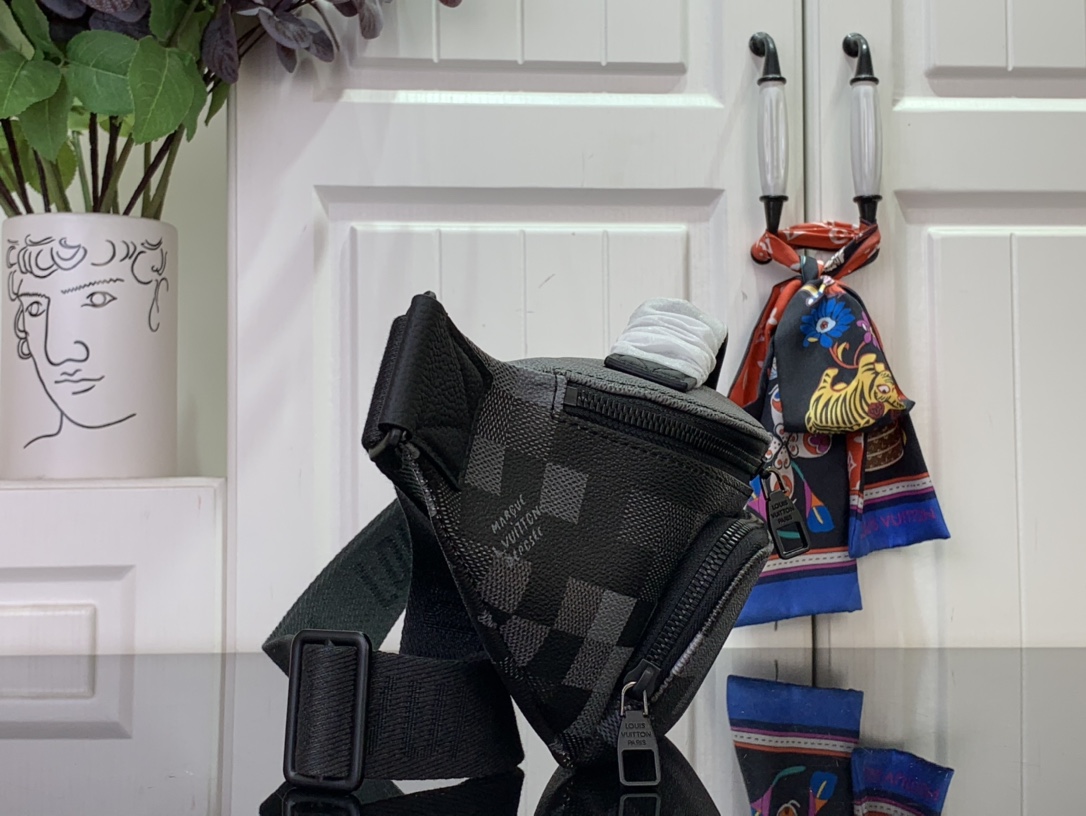 Louis Vuitton Rush Bumbag D16 - Bags and Small Leather Goods - Women's