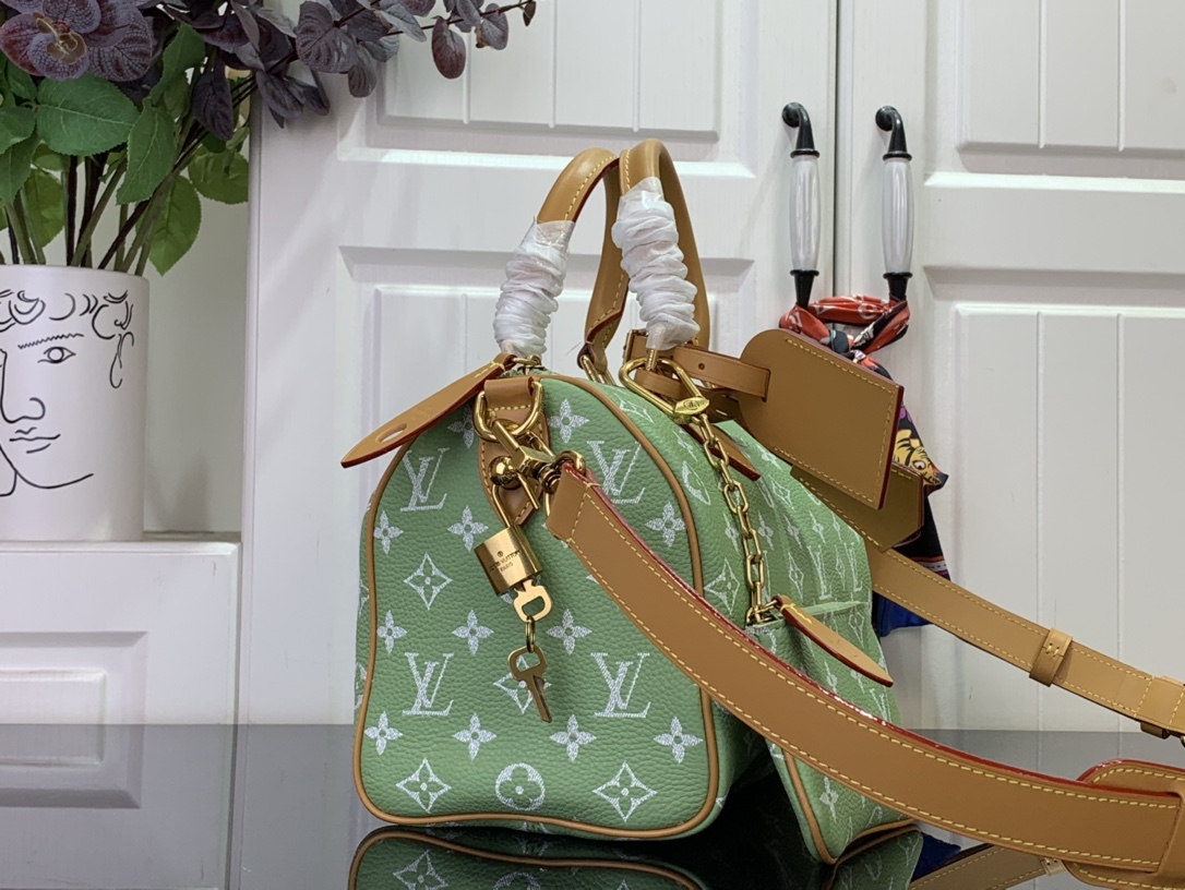 Louis Vuitton Speedy Bag P9 Bandoulière 40 Autres Cuirs Monogram Green