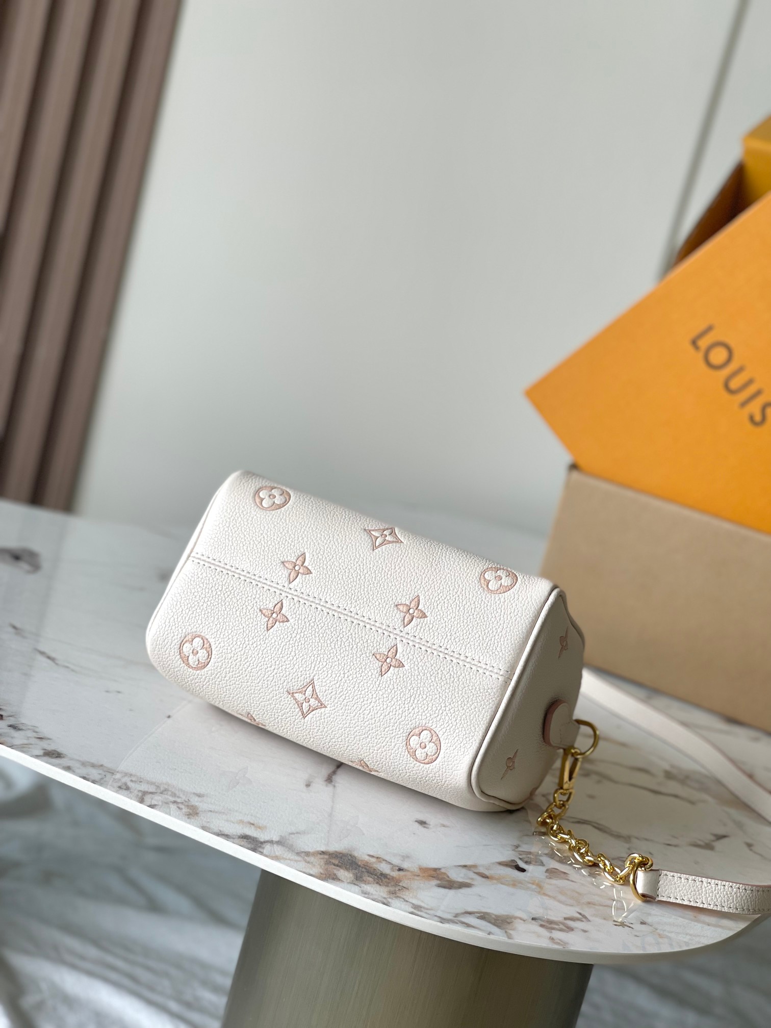 Louis Vuitton Speedy Bandoulière 20 Monogram Empreinte White Bag