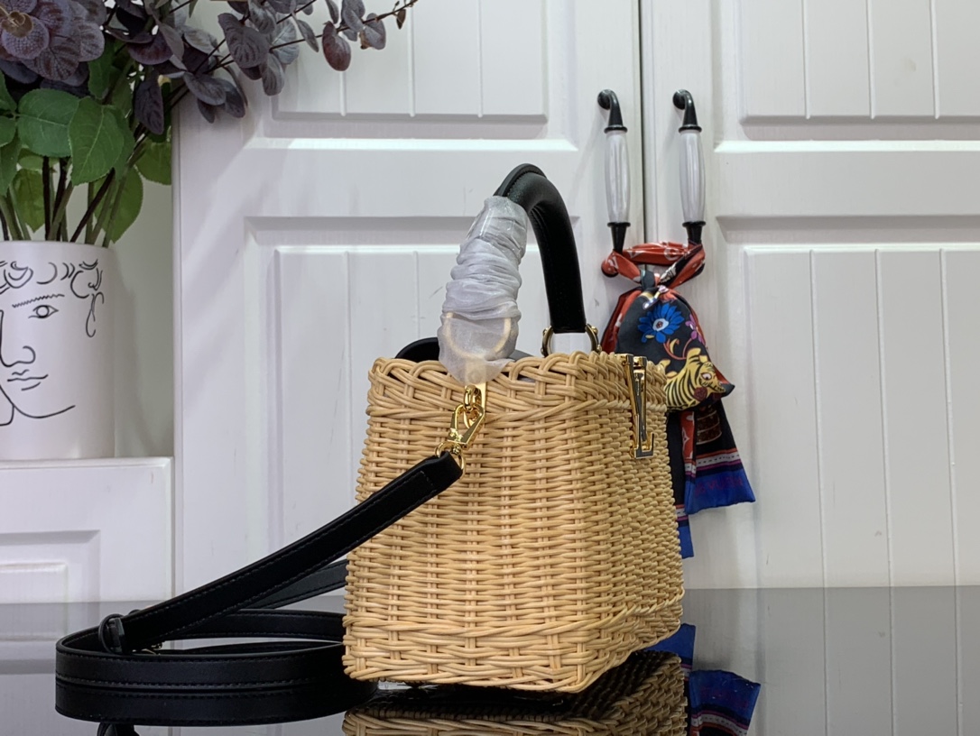 Louis Vuitton Straw Bag 2025