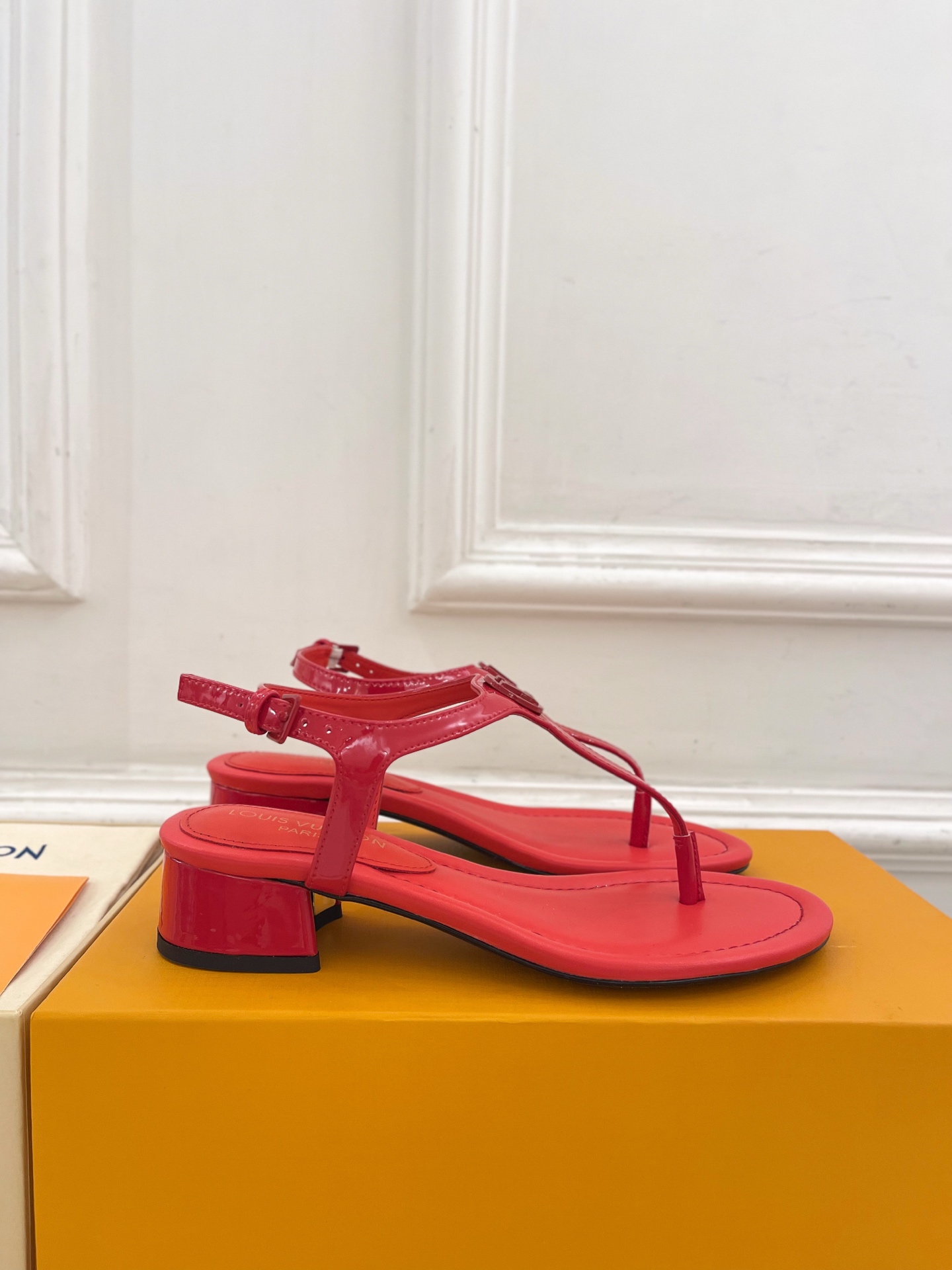 Louis Vuitton Sunkiss Flat Sandal red- Women - Shoes | LOUIS VUITTON