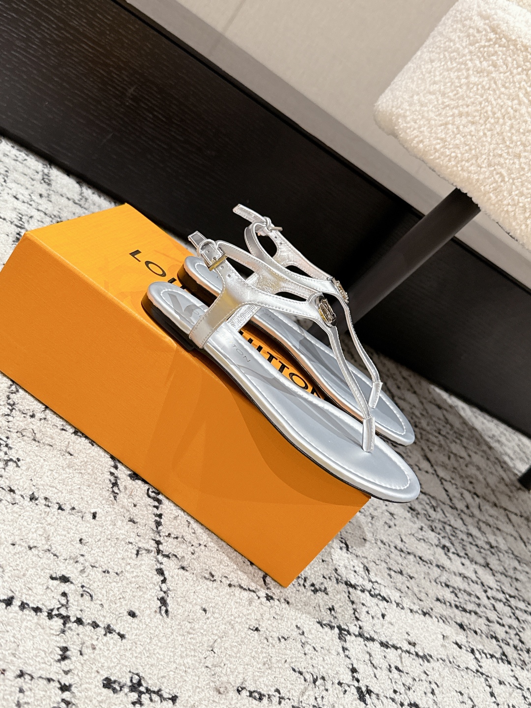 Louis Vuitton Sunkiss Flat Sandal - Women - Shoes | LOUIS VUITTON