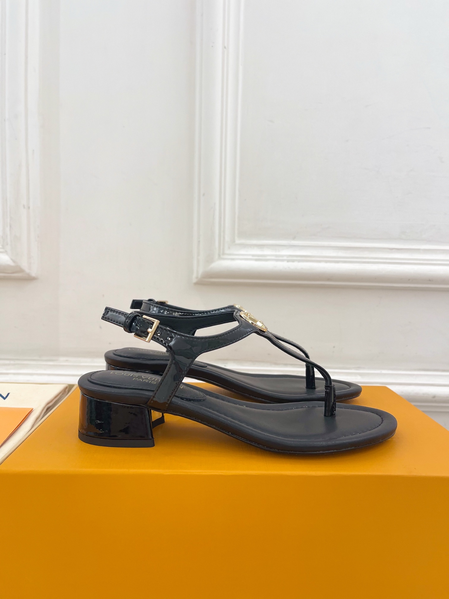 Louis Vuitton Sunkiss Sandal black- Women - Shoes | LOUIS VUITTON