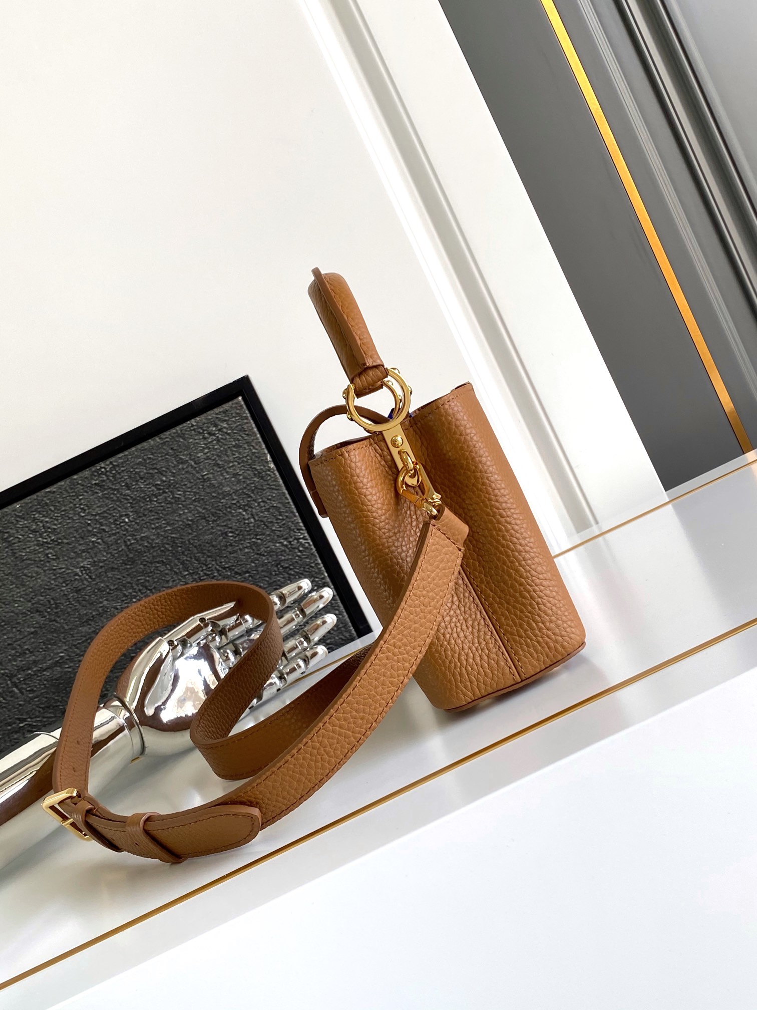 LOUIS VUITTON Taurillon Capucines BB Tan 1632986