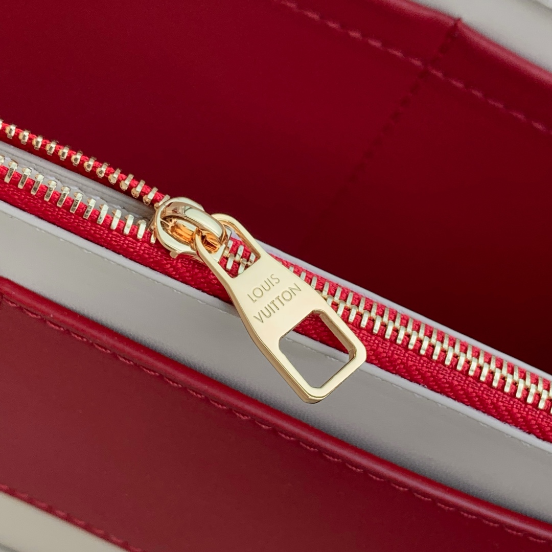 LOUIS VUITTON Taurillon Jewelily Capucines Mini Quart