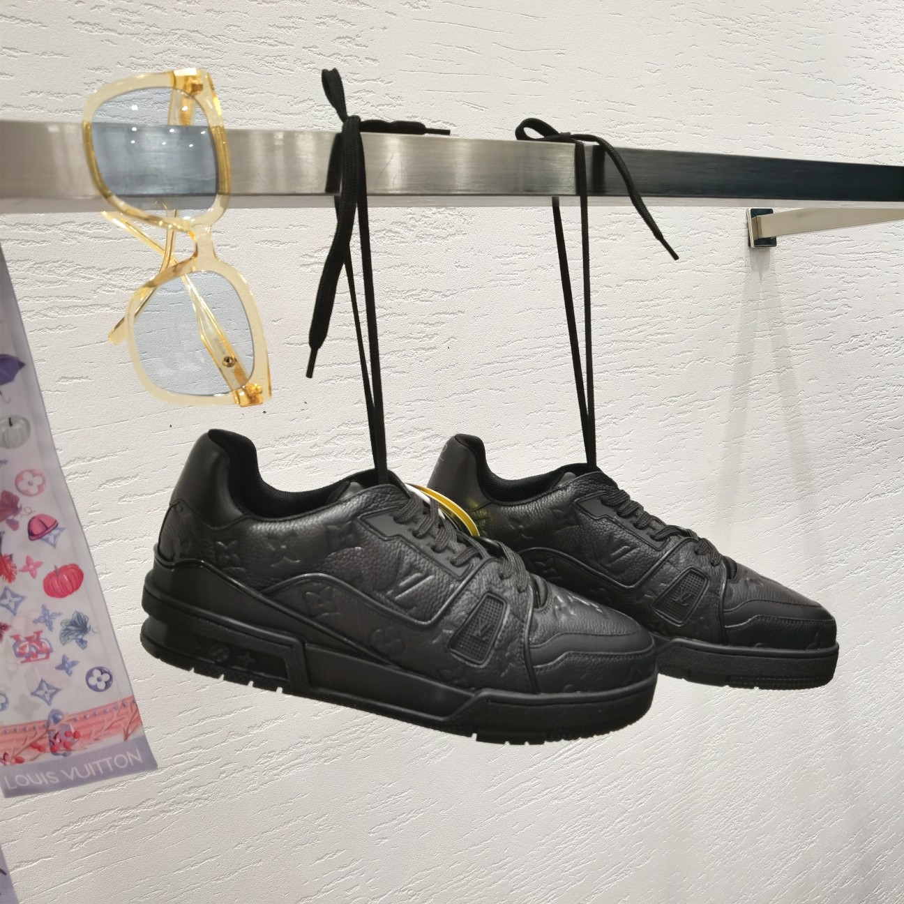 Louis Vuitton Trainer Men's Sneakers Black Leather