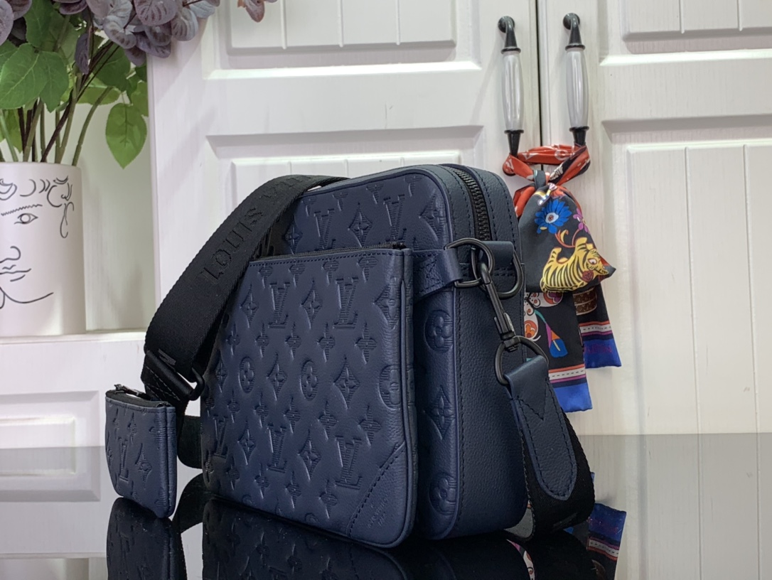 Louis Vuitton Trio Messenger G65 - Bags and Small Leather Goods - Women's