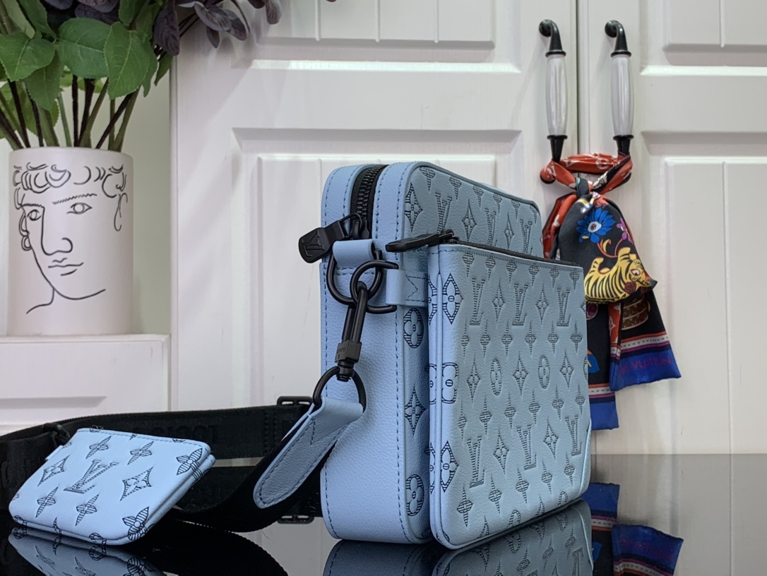 Louis Vuitton Trio Messenger Monogram Shadow - New In - M14781 |