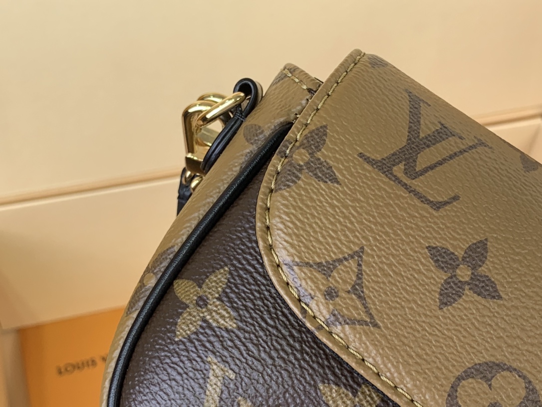 LOUIS VUITTON Wallet On Chain Ivy Monogram Reverse Brown