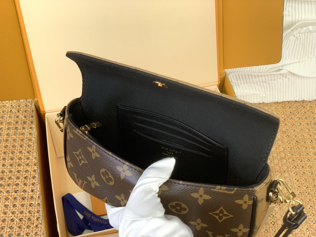 LOUIS VUITTON Wallet On Chain Ivy Monogram Reverse Brown