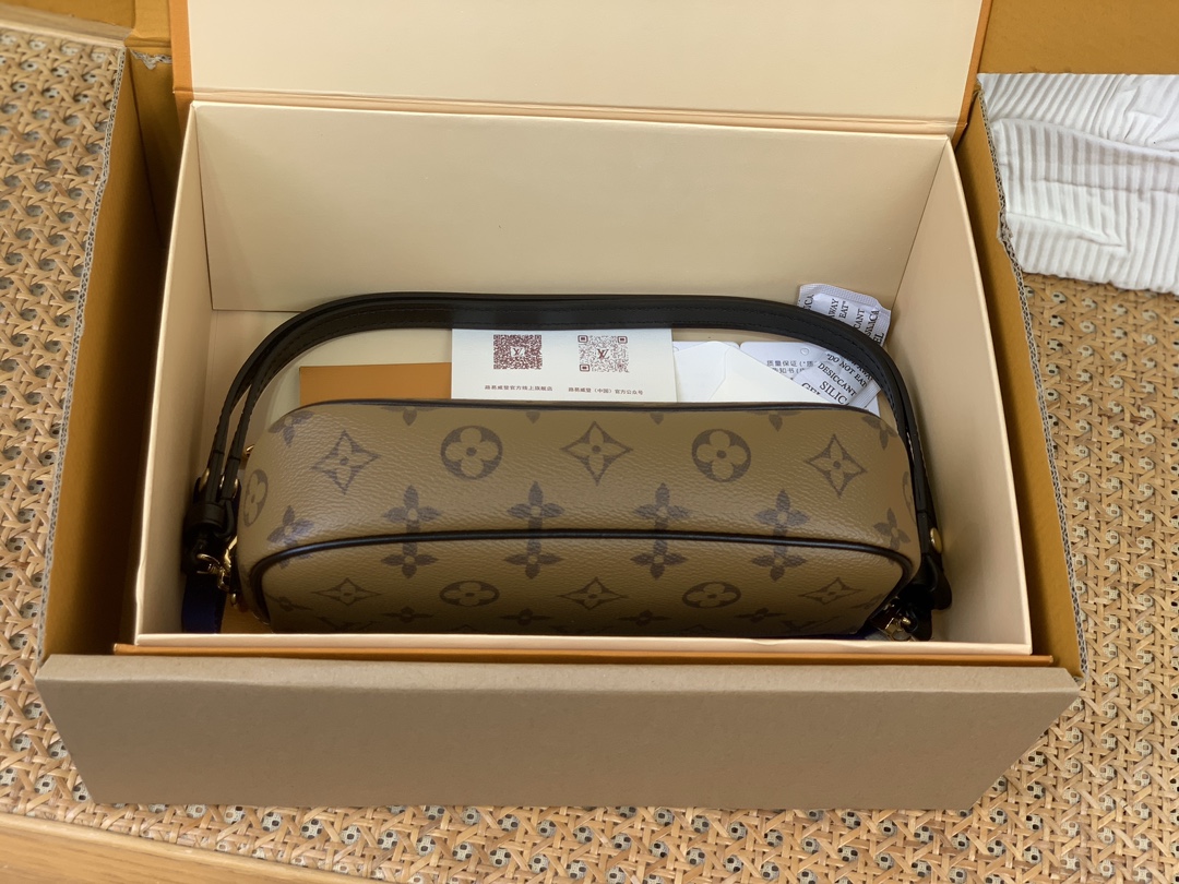 LOUIS VUITTON Wallet On Chain Ivy Monogram Reverse Brown