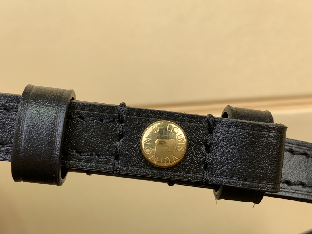 LOUIS VUITTON Wallet On Chain Ivy Monogram Reverse Brown